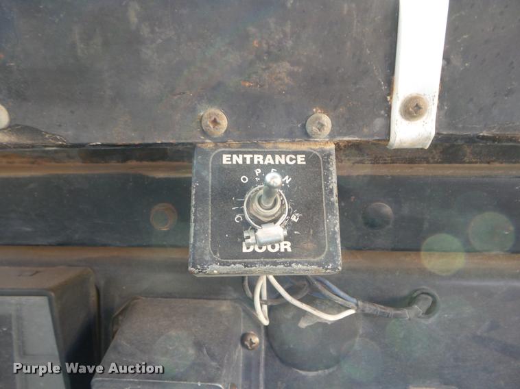 image for item DA7599 1996 International 3800 school bus