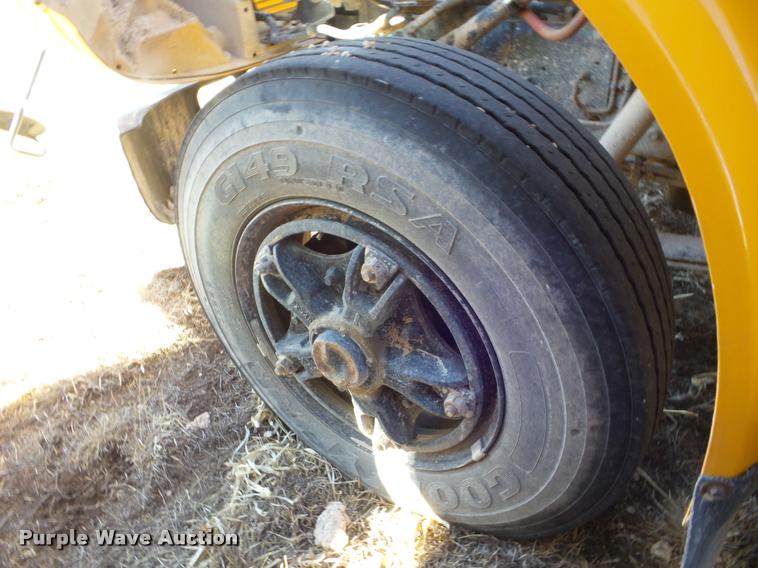 image for item DA7599 1996 International 3800 school bus