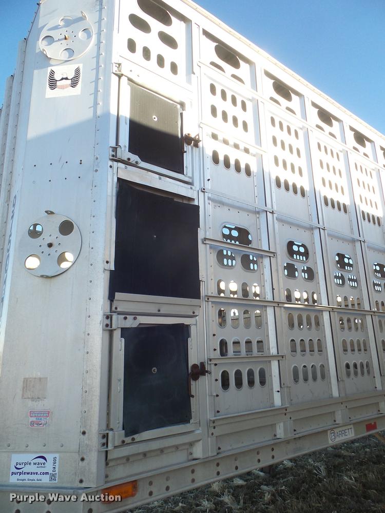 image for item DA7605 1997 Barrett 97L9884 livestock trailer