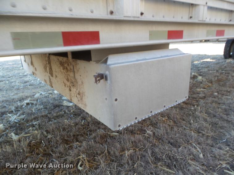 image for item DA7605 1997 Barrett 97L9884 livestock trailer