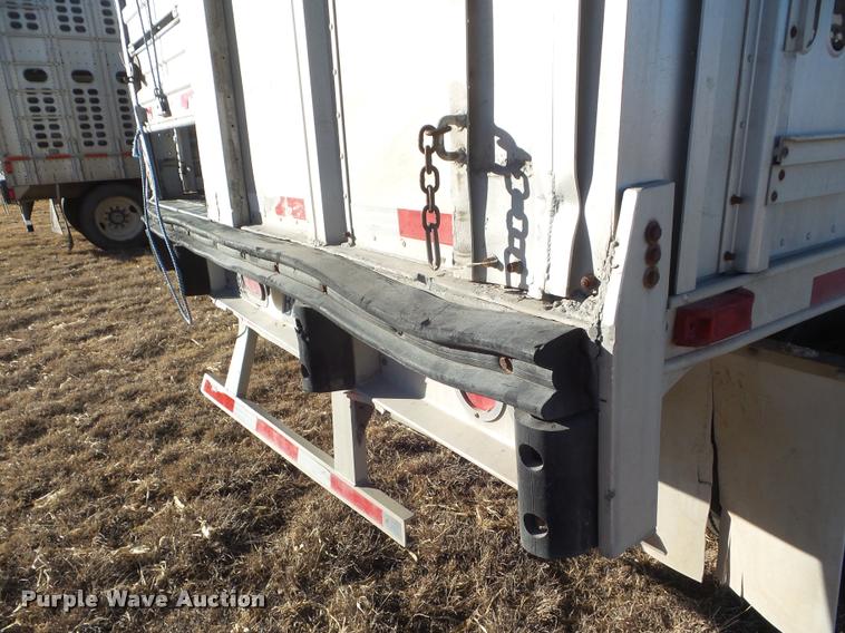 image for item DA7605 1997 Barrett 97L9884 livestock trailer