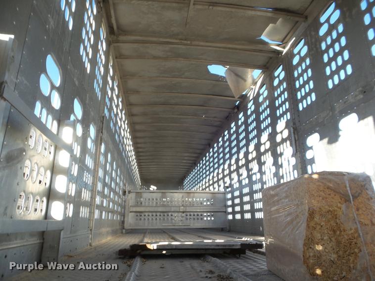 image for item DA7605 1997 Barrett 97L9884 livestock trailer