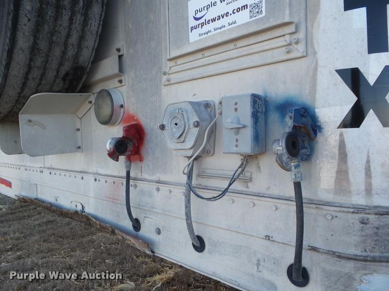 image for item DA7606 1992 Eby livestock trailer