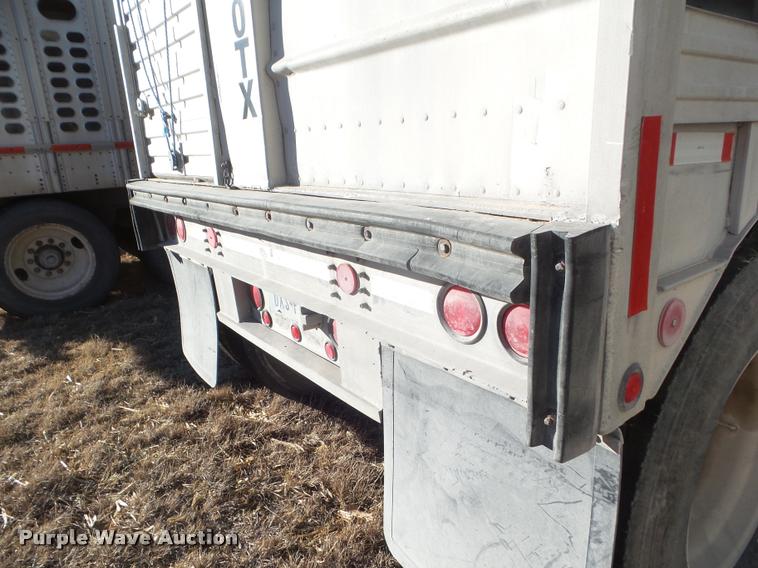 image for item DA7606 1992 Eby livestock trailer