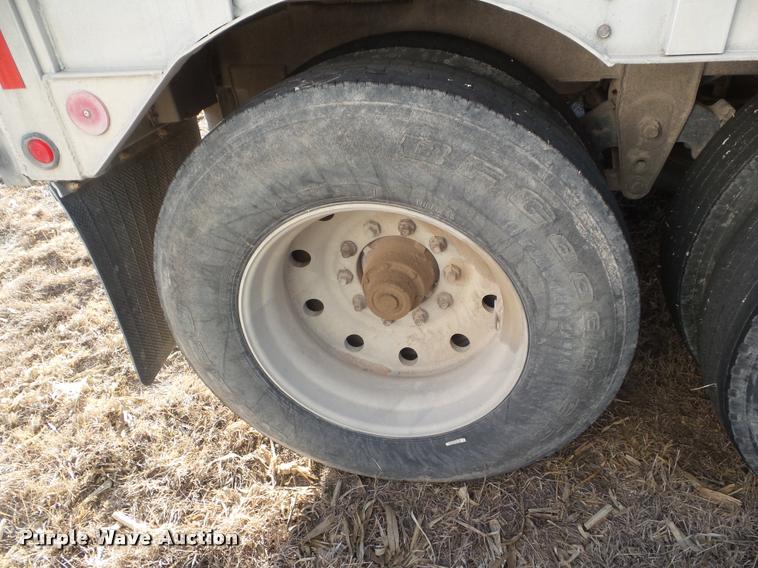 image for item DA7606 1992 Eby livestock trailer