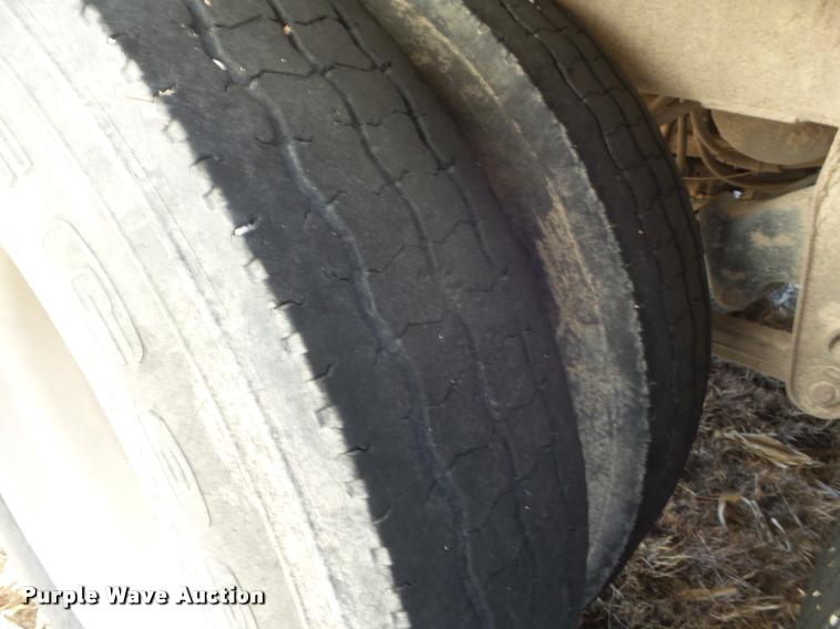 image for item DA7606 1992 Eby livestock trailer