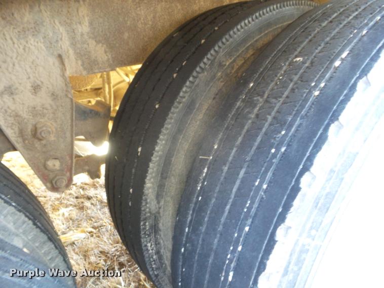 image for item DA7606 1992 Eby livestock trailer