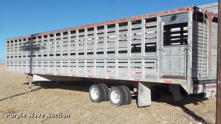 image for item DA7610 1976 Wilson livestock trailer