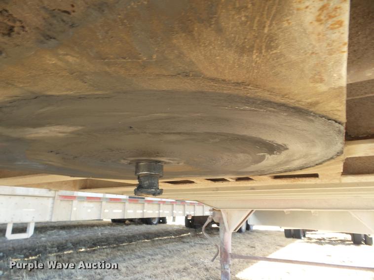 image for item DA7610 1976 Wilson livestock trailer