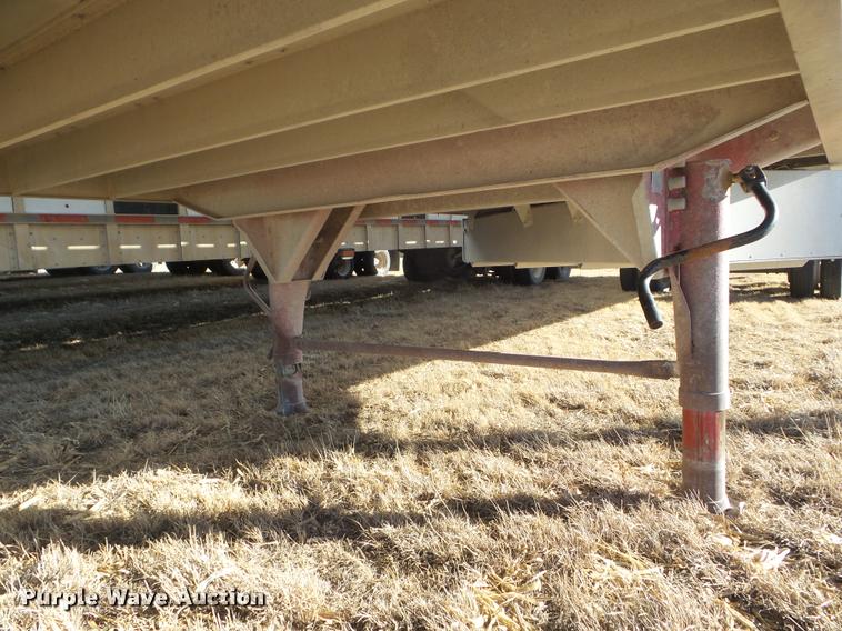 image for item DA7610 1976 Wilson livestock trailer