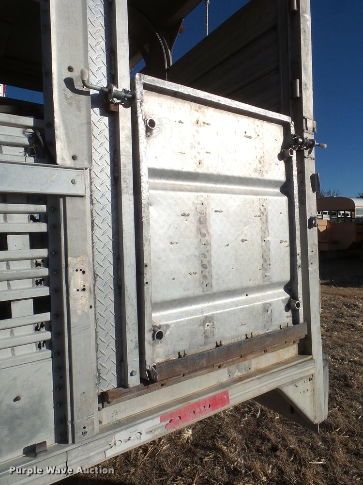 image for item DA7610 1976 Wilson livestock trailer