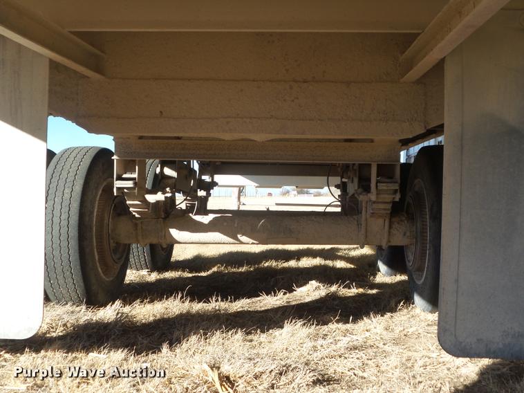 image for item DA7610 1976 Wilson livestock trailer