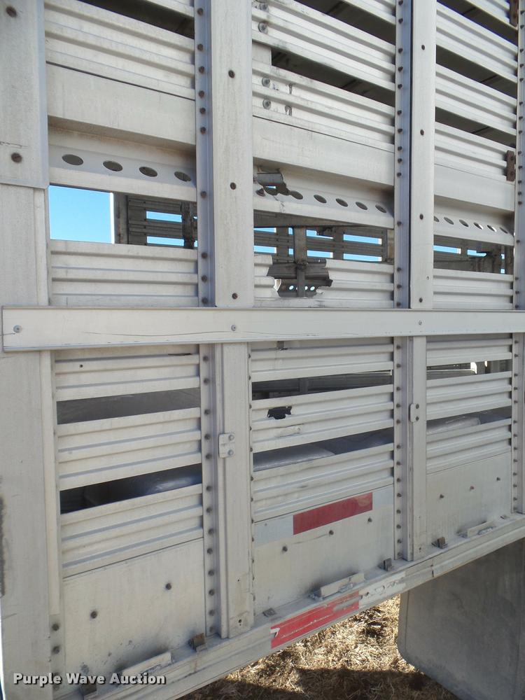 image for item DA7610 1976 Wilson livestock trailer