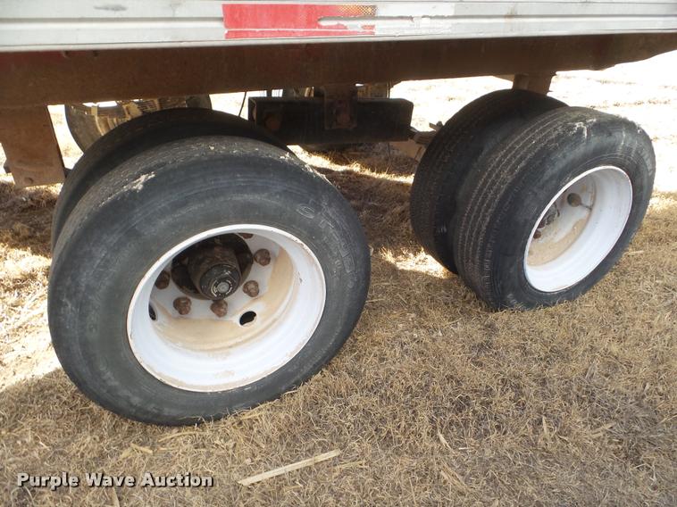 image for item DA7610 1976 Wilson livestock trailer