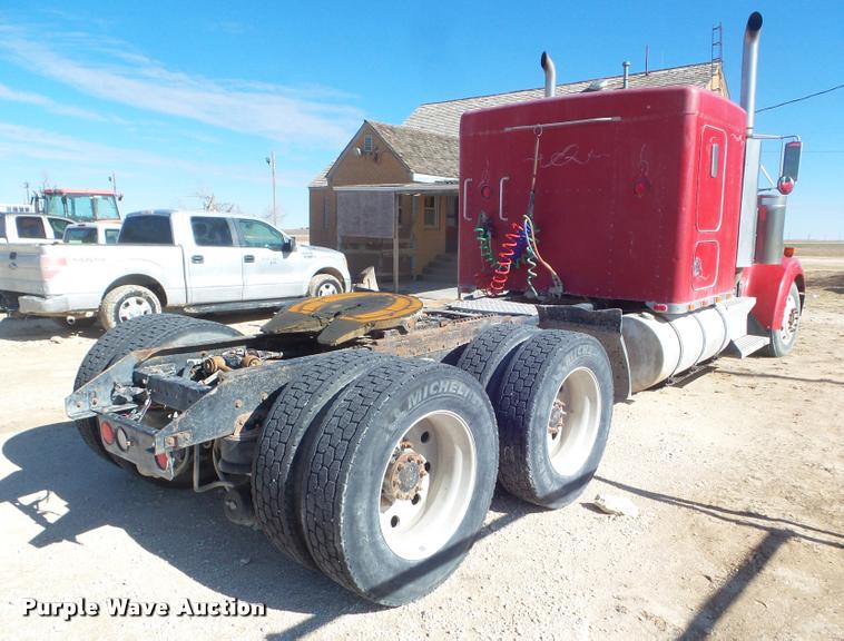 image for item DA7620 1996 Kenworth W900 semi truck