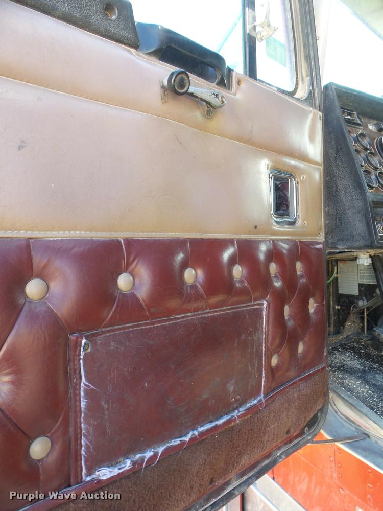 image for item DA7620 1996 Kenworth W900 semi truck