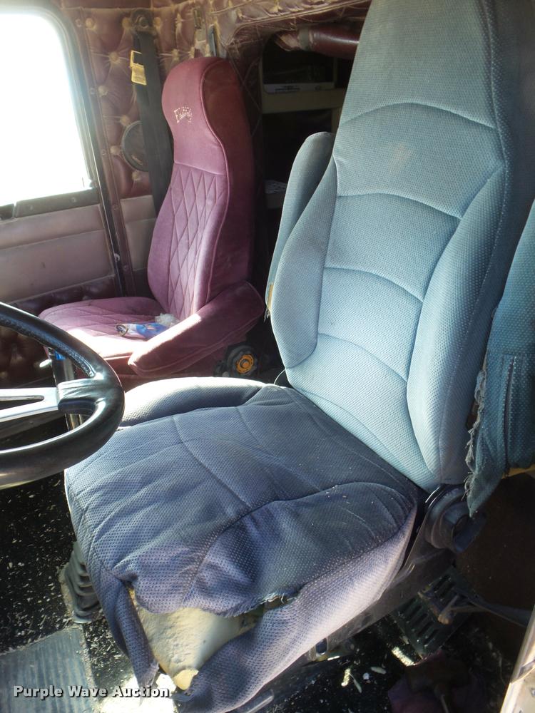 image for item DA7620 1996 Kenworth W900 semi truck