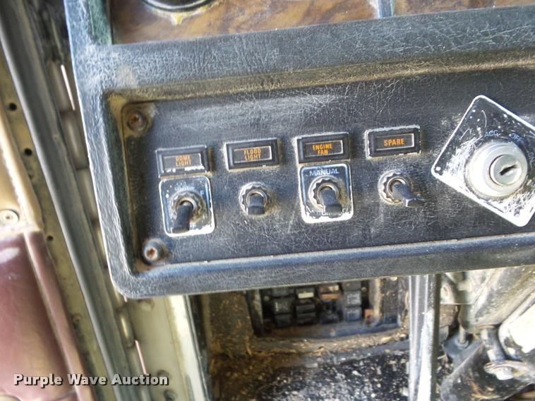 image for item DA7620 1996 Kenworth W900 semi truck