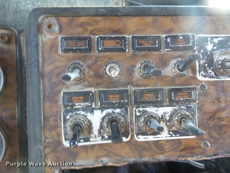 image for item DA7620 1996 Kenworth W900 semi truck