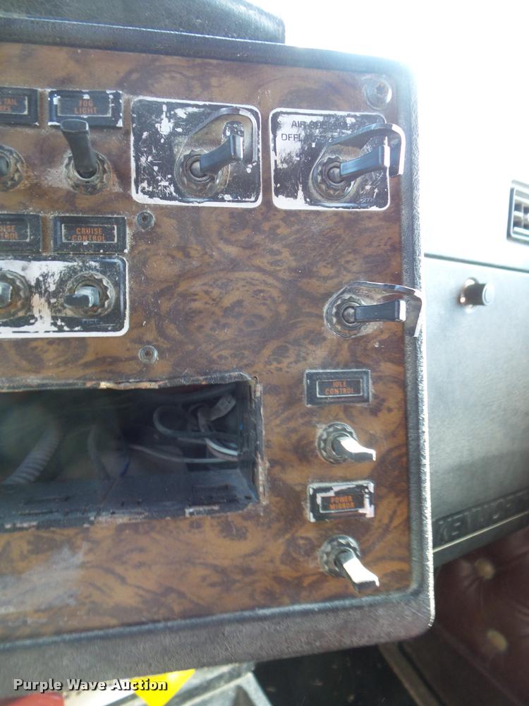 image for item DA7620 1996 Kenworth W900 semi truck