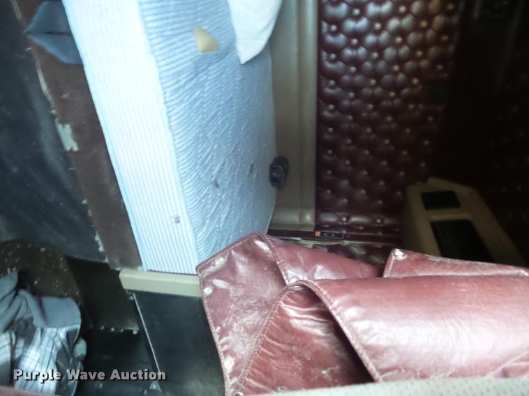 image for item DA7620 1996 Kenworth W900 semi truck