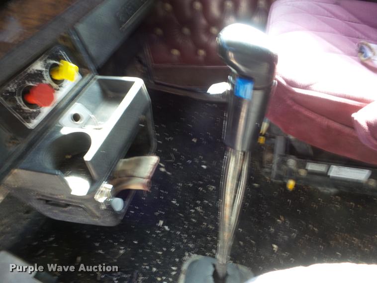 image for item DA7620 1996 Kenworth W900 semi truck