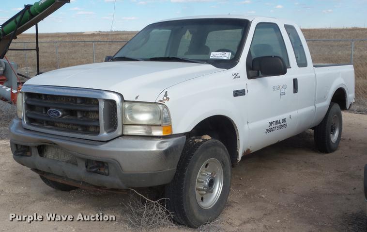 image for item DA7626 2004 Ford F250 Super Duty SuperCab pickup truck