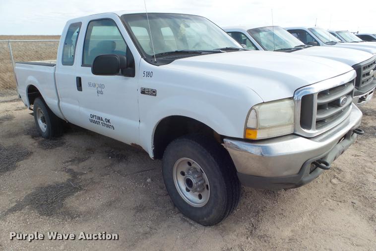 image for item DA7626 2004 Ford F250 Super Duty SuperCab pickup truck