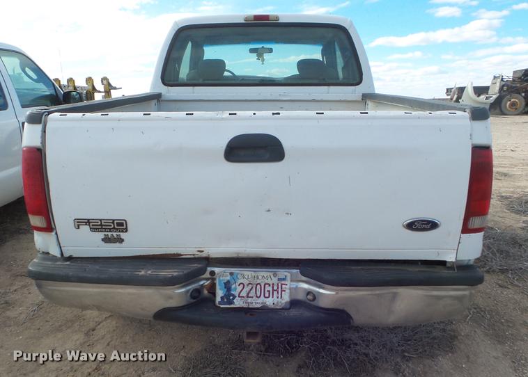 image for item DA7626 2004 Ford F250 Super Duty SuperCab pickup truck