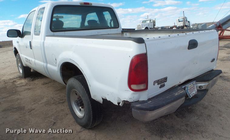 image for item DA7626 2004 Ford F250 Super Duty SuperCab pickup truck