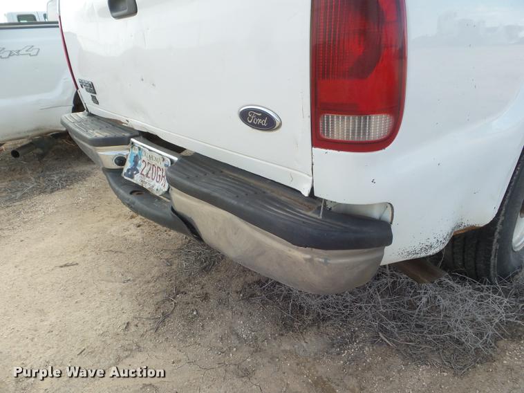 image for item DA7626 2004 Ford F250 Super Duty SuperCab pickup truck