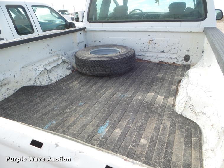 image for item DA7626 2004 Ford F250 Super Duty SuperCab pickup truck