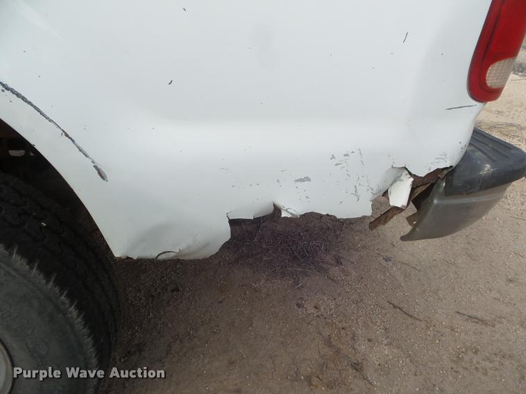 image for item DA7626 2004 Ford F250 Super Duty SuperCab pickup truck