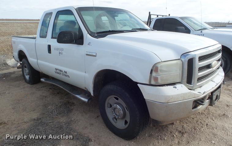 image for item DA7629 2005 Ford F250 Super Duty SuperCab pickup truck