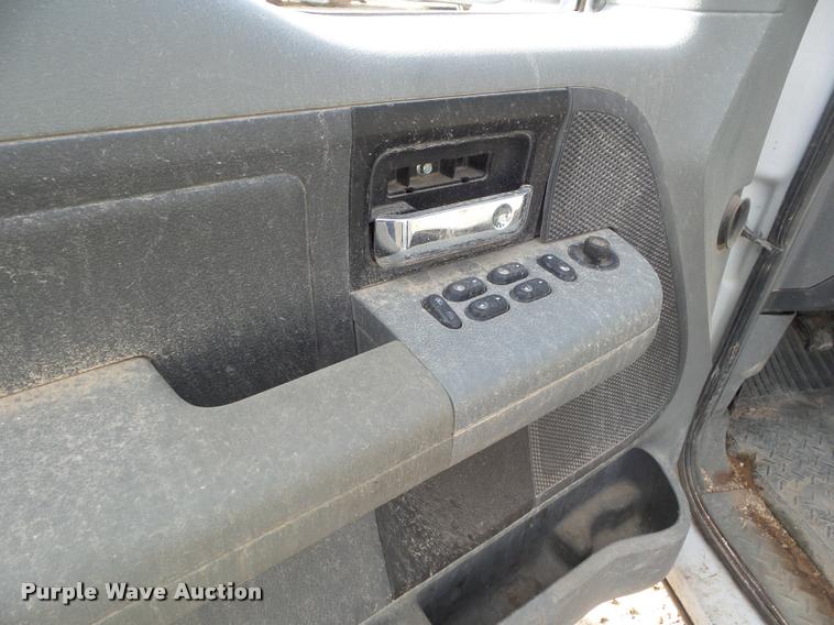 image for item DA7631 2005 Ford F150 SuperCab pickup truck