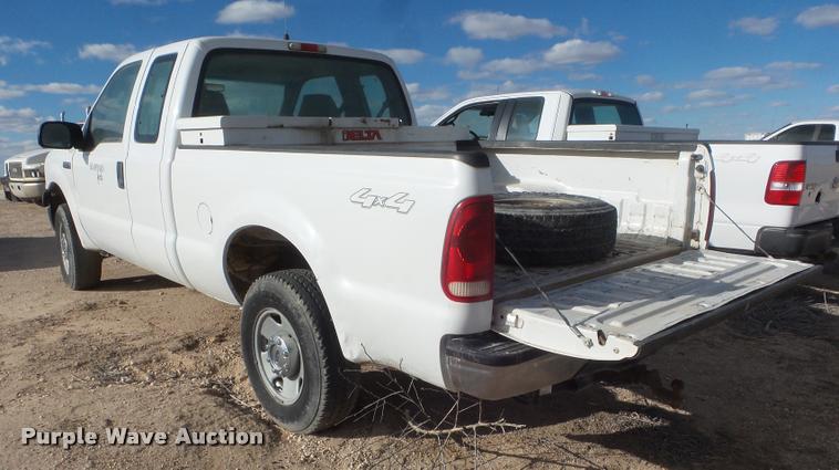 image for item DA7632 2006 Ford F250 Super Duty SuperCab pickup truck