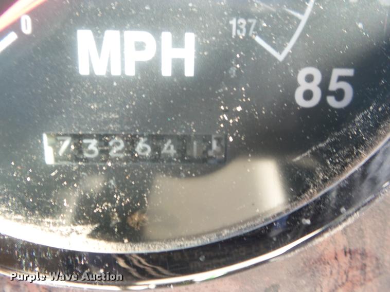 image for item DA7636 2002 International 9200i semi truck