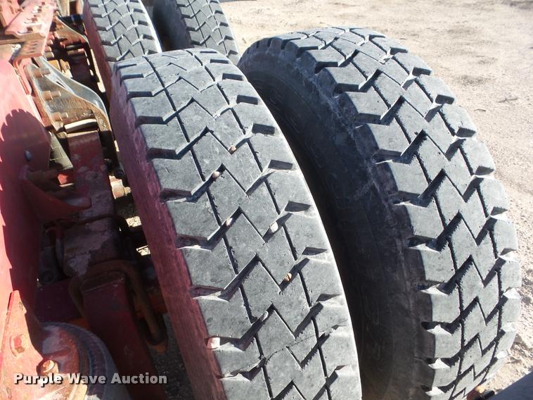 image for item DA7636 2002 International 9200i semi truck