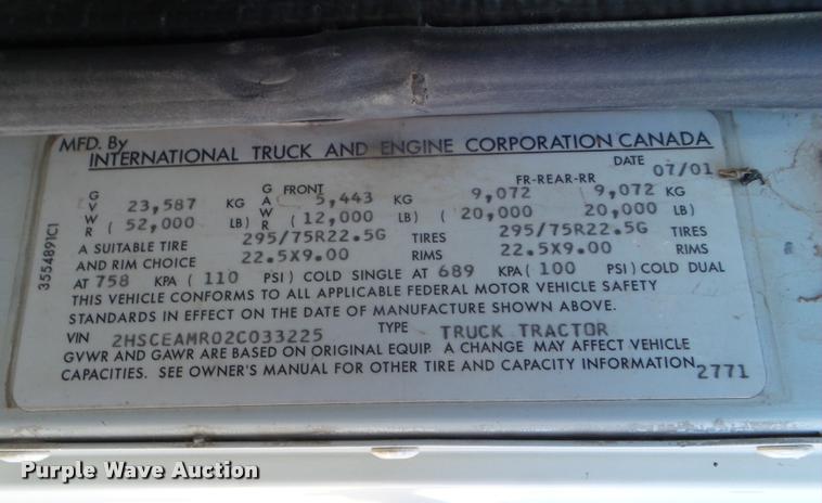 image for item DA7636 2002 International 9200i semi truck