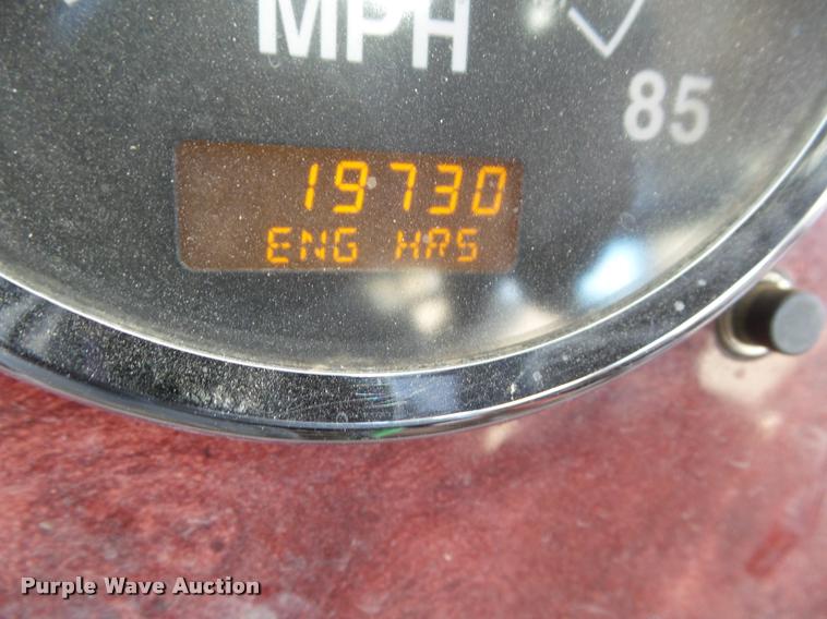 image for item DA7639 2004 International 9200i semi truck