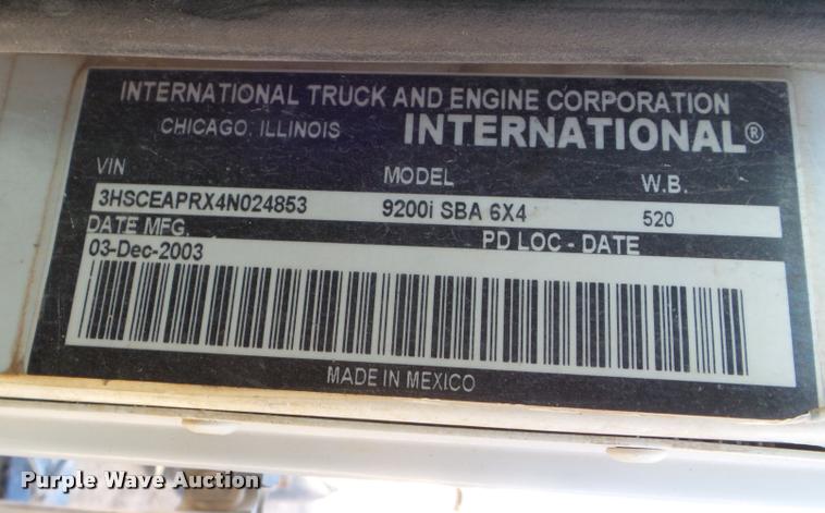 image for item DA7639 2004 International 9200i semi truck