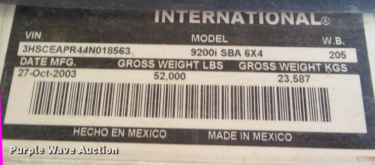 image for item DA7640 2004 International 9200i semi truck
