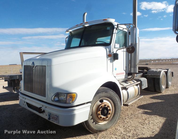 image for item DA7641 2005 International 9200i semi truck