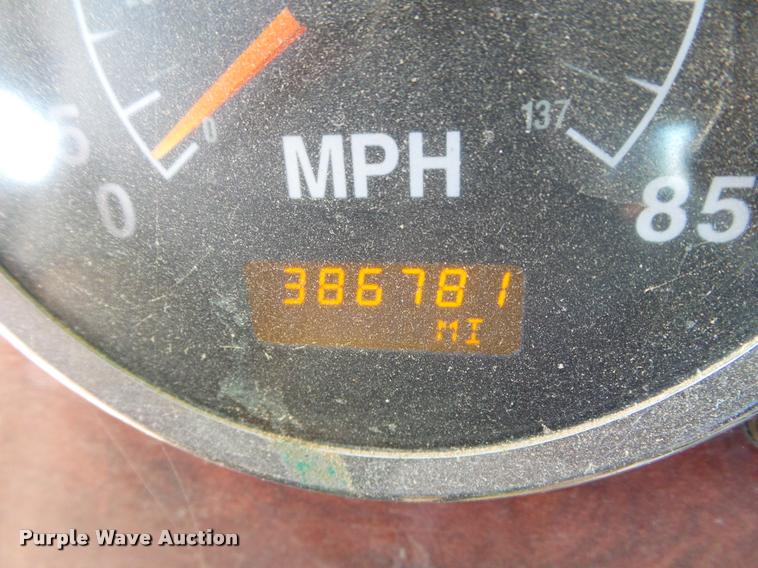 image for item DA7641 2005 International 9200i semi truck