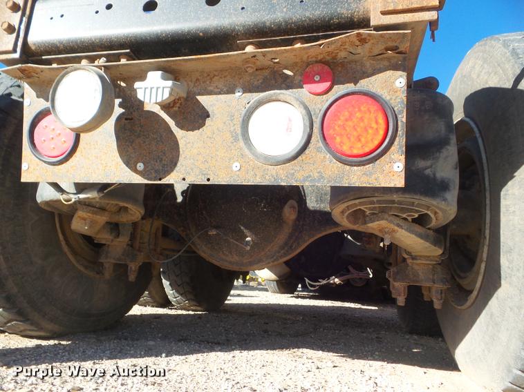 image for item DA7641 2005 International 9200i semi truck