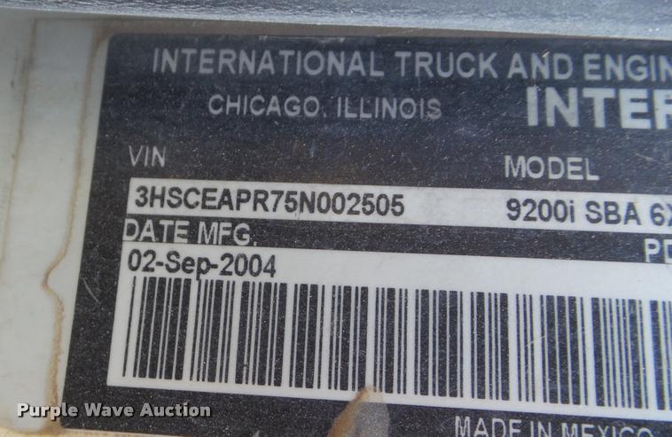 image for item DA7641 2005 International 9200i semi truck