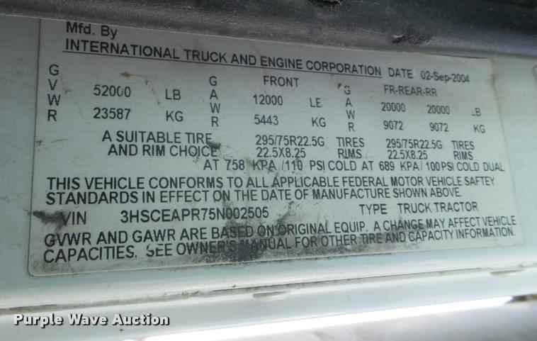 image for item DA7641 2005 International 9200i semi truck