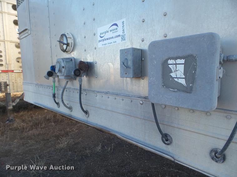 image for item DA7646 1996 Eby livestock trailer