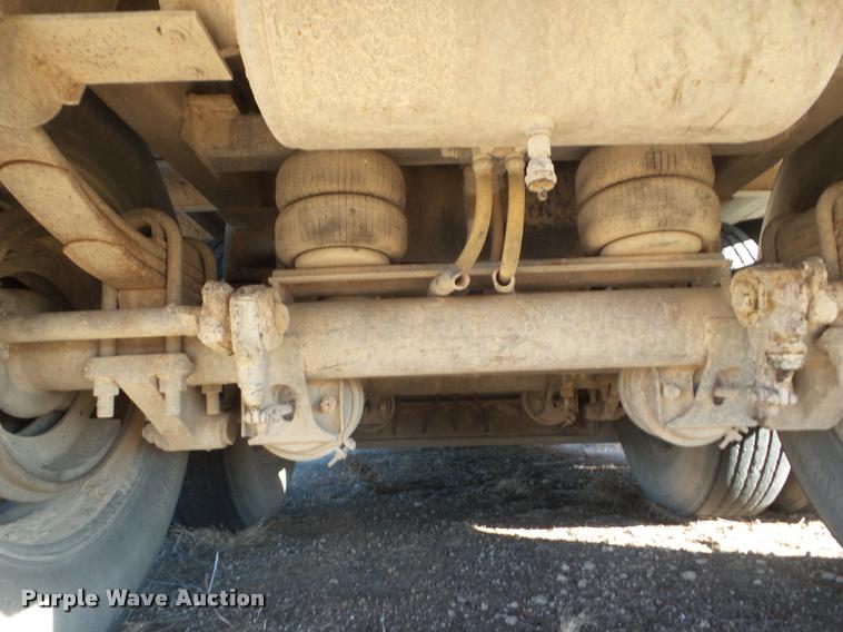 image for item DA7646 1996 Eby livestock trailer