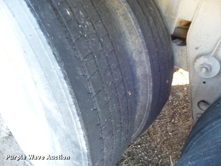 image for item DA7646 1996 Eby livestock trailer